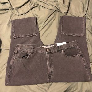 AE BLACK MOM JEAN